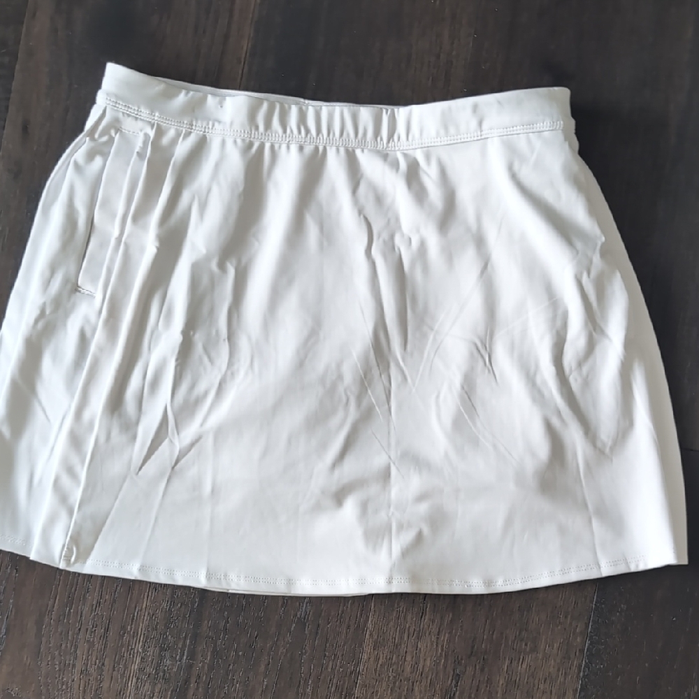 White Golf Skirt Size XL - Pockets And Glove Holder